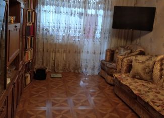 Продам четырехкомнатную квартиру, 73 м2, Владикавказ, Весенняя улица, 10, 8-й микрорайон