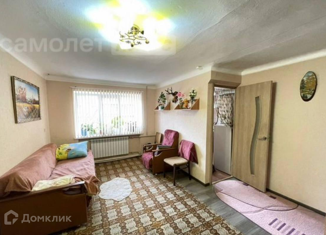 Продам двухкомнатную квартиру, 43 м2, Тимашевск, микрорайон Сахарный завод, 17