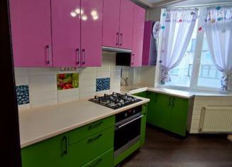 Продаю 2-ком. квартиру, 64.2 м2, Севастополь, улица Молодых Строителей, 32