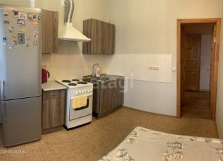 Двухкомнатная квартира в аренду, 60 м2, Сургут, проспект Мира, 4