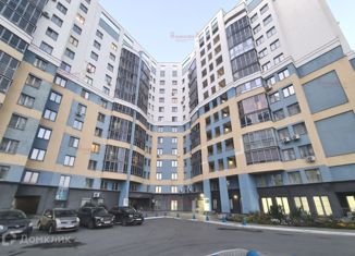 Продается 1-ком. квартира, 40 м2, Екатеринбург, улица Репина, 52, метро Динамо