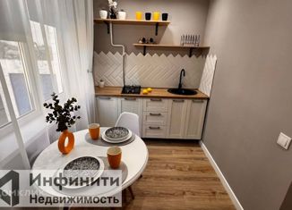 Продаю однокомнатную квартиру, 31 м2, Ставрополь, улица Бруснева, 8, микрорайон № 19