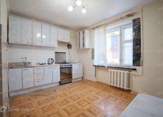 Сдам двухкомнатную квартиру, 71.4 м2, Ставрополь, улица Дзержинского, 152, микрорайон №1