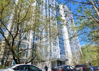 Продается трехкомнатная квартира, 74 м2, Москва, улица Раменки, 6к1, метро Раменки