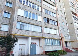 Продажа 2-комнатной квартиры, 52.8 м2, Киров, Московская улица, 140