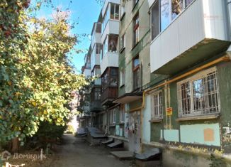 Продажа трехкомнатной квартиры, 57 м2, Екатеринбург, метро Ботаническая, улица Бородина, 15