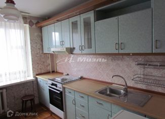 Продам 3-комнатную квартиру, 74 м2, посёлок городского типа Грэсовский, улица Яблочкова, 14