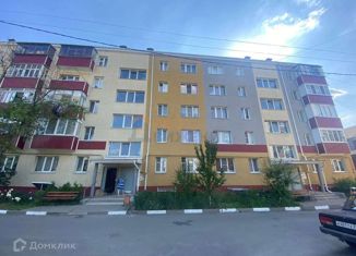 Продается 3-комнатная квартира, 58.9 м2, поселок городского типа Разумное, проспект Ленина, 3