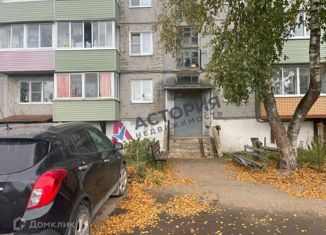 Продается 2-комнатная квартира, 43 м2, поселок Рождественский, улица Строителей, 4