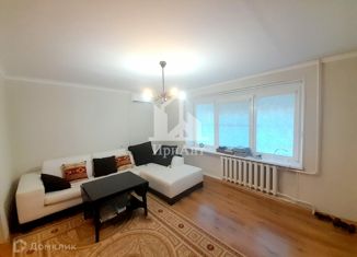 Продаю 3-ком. квартиру, 71.5 м2, Темрюк, улица Горького, 51