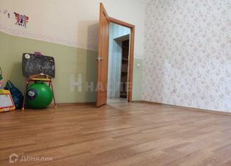 Продаю четырехкомнатную квартиру, 82.4 м2, Волгодонск, бульвар Великой Победы, 11