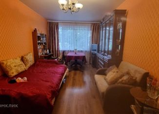 Продаю трехкомнатную квартиру, 60 м2, Санкт-Петербург, Серебристый бульвар, 28к1