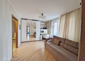 Продаю 3-ком. квартиру, 65.3 м2, Москва, улица Маршала Малиновского, 9, улица Маршала Малиновского