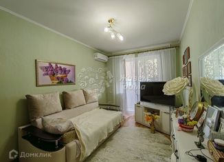 Трехкомнатная квартира на продажу, 69.5 м2, Волгоград, улица Елисеева, 15А