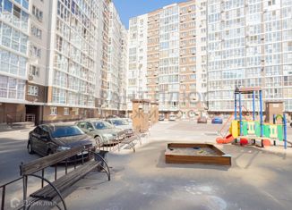 Продам 2-ком. квартиру, 61.1 м2, Липецкая область, улица И.В. Свиридова, 10