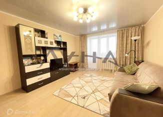 Продаю 2-комнатную квартиру, 60 м2, Набережные Челны, улица Аделя Кутуя, 5