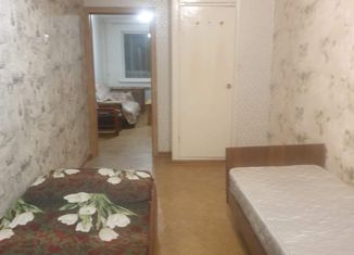 Продается трехкомнатная квартира, 60.8 м2, Новосибирск, метро Октябрьская, улица Никитина, 68