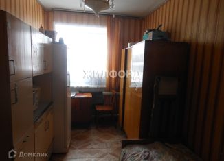 Продам четырехкомнатную квартиру, 59.5 м2, село Репьево, Центральная улица, 2