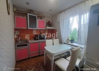 Сдаю в аренду комнату, 43 м2, Сургут, улица Бажова, 7