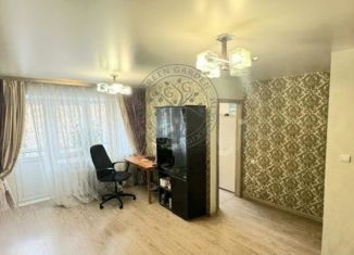 Продается 2-комнатная квартира, 43.3 м2, Екатеринбург, метро Чкаловская, улица Отто Шмидта, 66