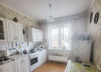 Продается 2-комнатная квартира, 50 м2, Кемерово, Октябрьский проспект, 97