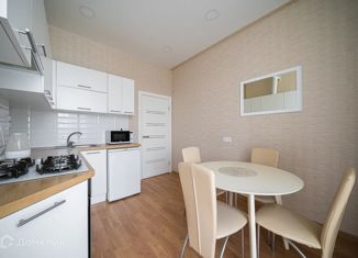 Продаю 2-комнатную квартиру, 60 м2, Краснодар, Кубанская улица, 52, Кубанская улица