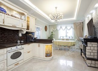 Продаю 5-ком. квартиру, 120.6 м2, Кудрово, проспект Строителей, 2