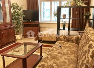 Продается 2-комнатная квартира, 71 м2, Санкт-Петербург, улица Маяковского, 16, метро Маяковская