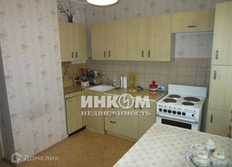 Сдается в аренду двухкомнатная квартира, 56 м2, Москва, Митинская улица, 48, район Митино