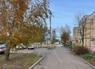 Продаю 1-комнатную квартиру, 40.5 м2, деревня Становое (Становское сельское поселение), Центральная улица, 30