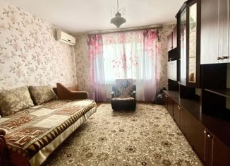 Продается двухкомнатная квартира, 58.5 м2, Волгоград, улица Пархоменко, 43, Центральный район
