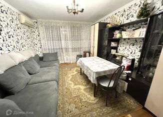 Продаю 3-ком. квартиру, 60 м2, Адыгейск, улица Чайковского, 1