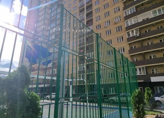 Продам 3-ком. квартиру, 83.8 м2, Краснодар, улица Петра Метальникова, 38, ЖК Лучший