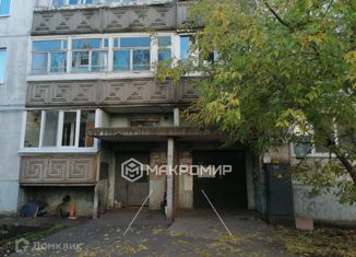 Продается 2-ком. квартира, 52.8 м2, Вятские Поляны, улица Куйбышева, 1А