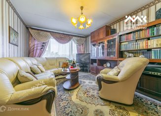 Продам 3-комнатную квартиру, 72 м2, Санкт-Петербург, проспект КИМа, 9, метро Приморская