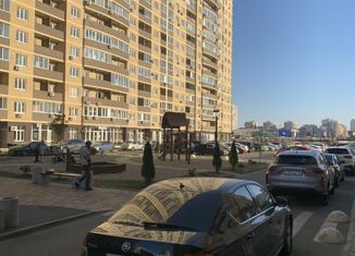 Продается 1-ком. квартира, 35 м2, Краснодар, улица Цезаря Куникова, 24к1, ЖК Времена Года 3