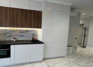 Продам 3-комнатную квартиру, 74 м2, Сочи, улица Павлика Морозова, 24, микрорайон Центральный