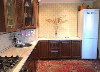 Трехкомнатная квартира на продажу, 67.7 м2, поселок городского типа Большие Дворы, Спортивная улица, 23