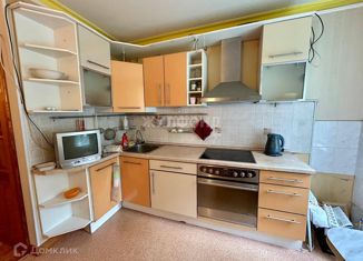 Двухкомнатная квартира на продажу, 50.2 м2, Тольятти, бульвар Гая, 23