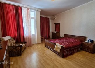 Сдается двухкомнатная квартира, 90 м2, Севастополь, Античный проспект, 4