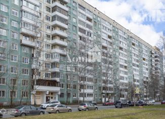 Продается 3-комнатная квартира, 72.7 м2, Санкт-Петербург, улица Сантьяго-де-Куба, 2к1, метро Озерки