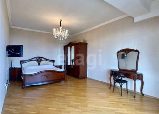 Продается двухкомнатная квартира, 70 м2, Крым, улица Батурина, 15