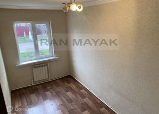 Продажа 2-комнатной квартиры, 35.8 м2, Майкоп, Первомайская улица, 274