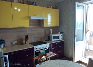 Продам 1-комнатную квартиру, 45 м2, Тольятти, Революционная улица, 13А