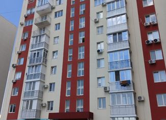 Продаю 2-ком. квартиру, 62 м2, Евпатория, улица 9 Мая, 55Б