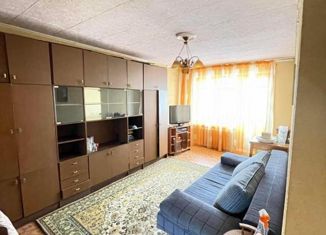 Продается трехкомнатная квартира, 56 м2, Якутск, улица Хабарова, 3