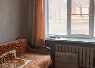 Продаю 4-комнатную квартиру, 58 м2, Астрахань, улица Савушкина, 17к1, Ленинский район