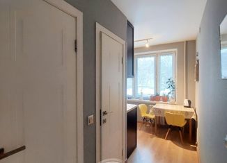 Продается двухкомнатная квартира, 45.2 м2, Москва, Весенняя улица, 10, Весенняя улица