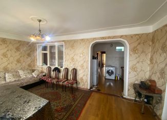 Продаю 5-комнатную квартиру, 98 м2, Махачкала, улица Ирчи Казака, 13Б, Советский район