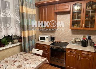 Продается 3-комнатная квартира, 74.9 м2, Москва, улица Раменки, 25к1, улица Раменки
